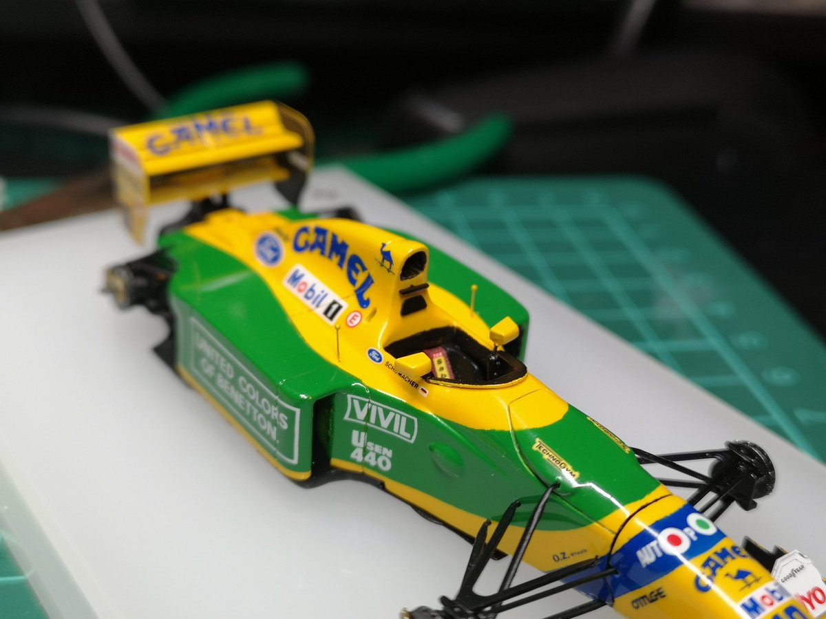 n_mansell2012's tweet photo. ヘッ���レストをつけて、アンテナをつけて、あとテールランプ、、、が見つかりません😟
ひねりだすか〜。
#うっかりモデリング
#43オモロー
#B192 https://t.co/8ABq4sn0oB