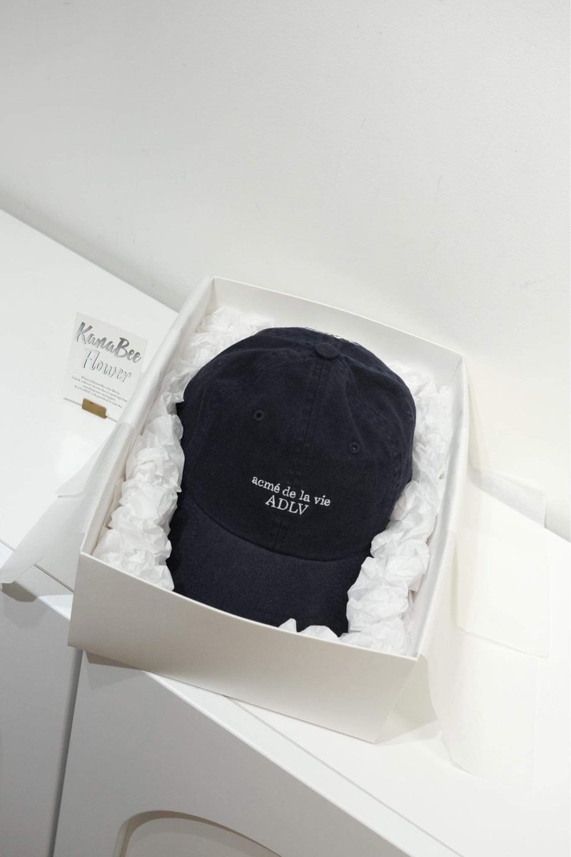 LittleFatJo's tweet photo. In the name of Thai Fanclub, me and @jeedebob sent a Hoodie, a T-shirt, and a hat to @ActorHaein for his birthday. We love you as always🫶🏻 

#핸님이_떠오른_날 #HAPPY_HAEIN_DAY
#ฮยลโรรีวิว https://t.co/MCfNSADtRG