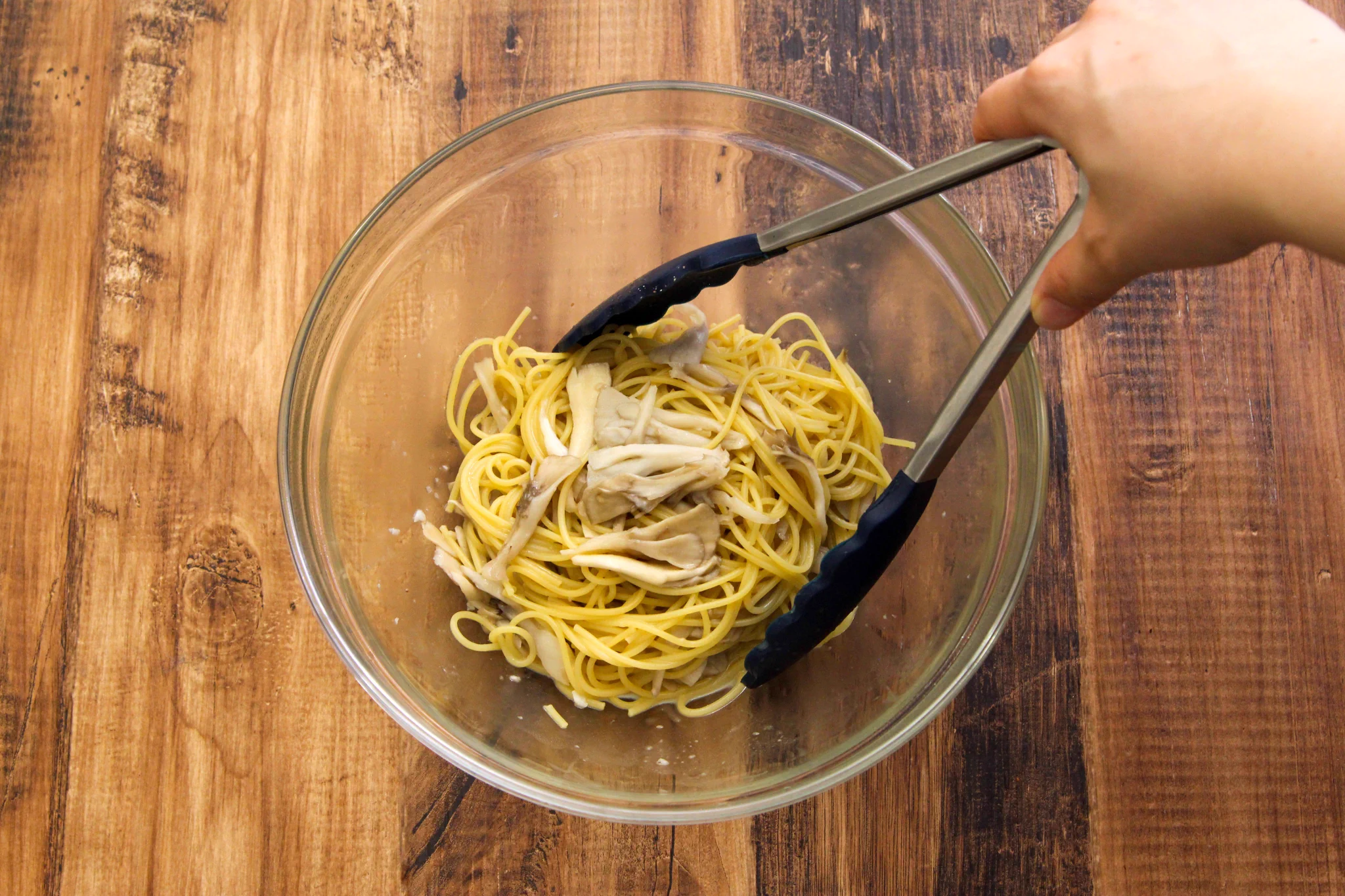 パスタ好きさん必見！舞茸などを使った、電子レンジで作れちゃうパスタレシピ！