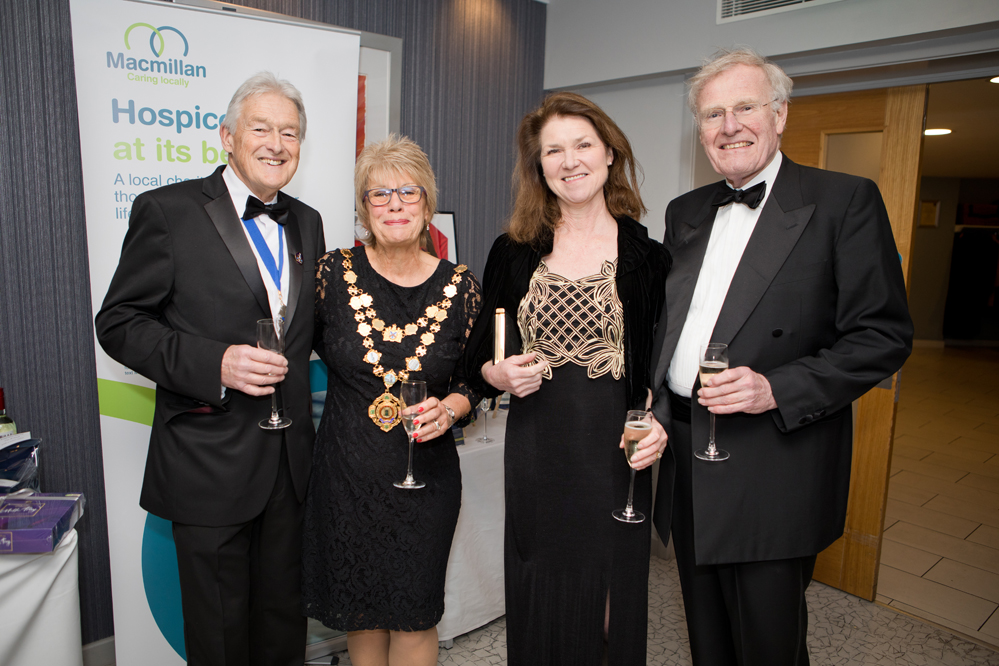 Delighted to photograph the Mayor's Gala Dinner at the Captains Club Hotel Christchurch last weekend 📸 

➡️ studioshotz.co.uk/event-awards-p…