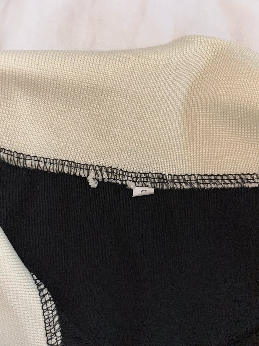hotsoupbread's tweet photo. เสื้อเท่ๆ
อก 20-21 ยาว 24-25

Cf ใต้โพสต์เลยค่ะ

#ส่งต่อเสื้อผ้า #เสื้อผ้ามือสอง #ส่งต่อเสื้อผ้ามือสอง #เสื้อผ้ามือสองสภาพดี 
#โล๊ะตู้เสื้อผ้า https://t.co/spVWQGACmd