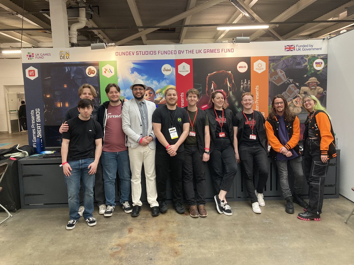 Last day with the other #DunDev teams 😱 Come check out all the amazing games and thank you to @ukgamesfund for the opportunity to be @WASDlive_ 🤩

#indiedev #gamedev #indiegame #family