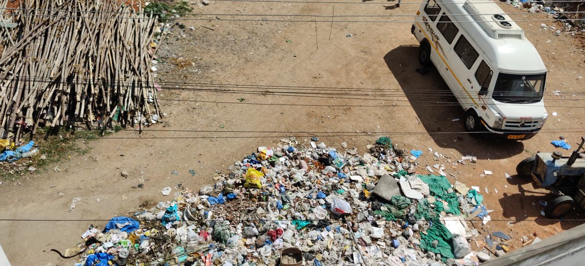 SyedIsm23598799's tweet photo. GHMC! Are you able to see Swach  Hyderabad ?. @GHMCOnline @TelanganaCMO @CommissionrGHMC #SwachhSurvekshan2023 #Swachhotsav2023 #merabharathmahan https://t.co/8tccu5q4h7