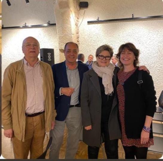 JuntsxCAT_Reus's tweet photo. 📸A #JuntsReus estem molt contents de l'acord per la cessió de l'edifici del Centre Catòlic a l'Ajuntament de Reus, que permetrà a la #famíliaBravium recuperar el seu espai. 
✅Una altra tasca de bon govern, eficiència i solvència.
💪🏽Continuem treballant per Reus!
#ReusPrimer https://t.co/BJkcJm6YMn