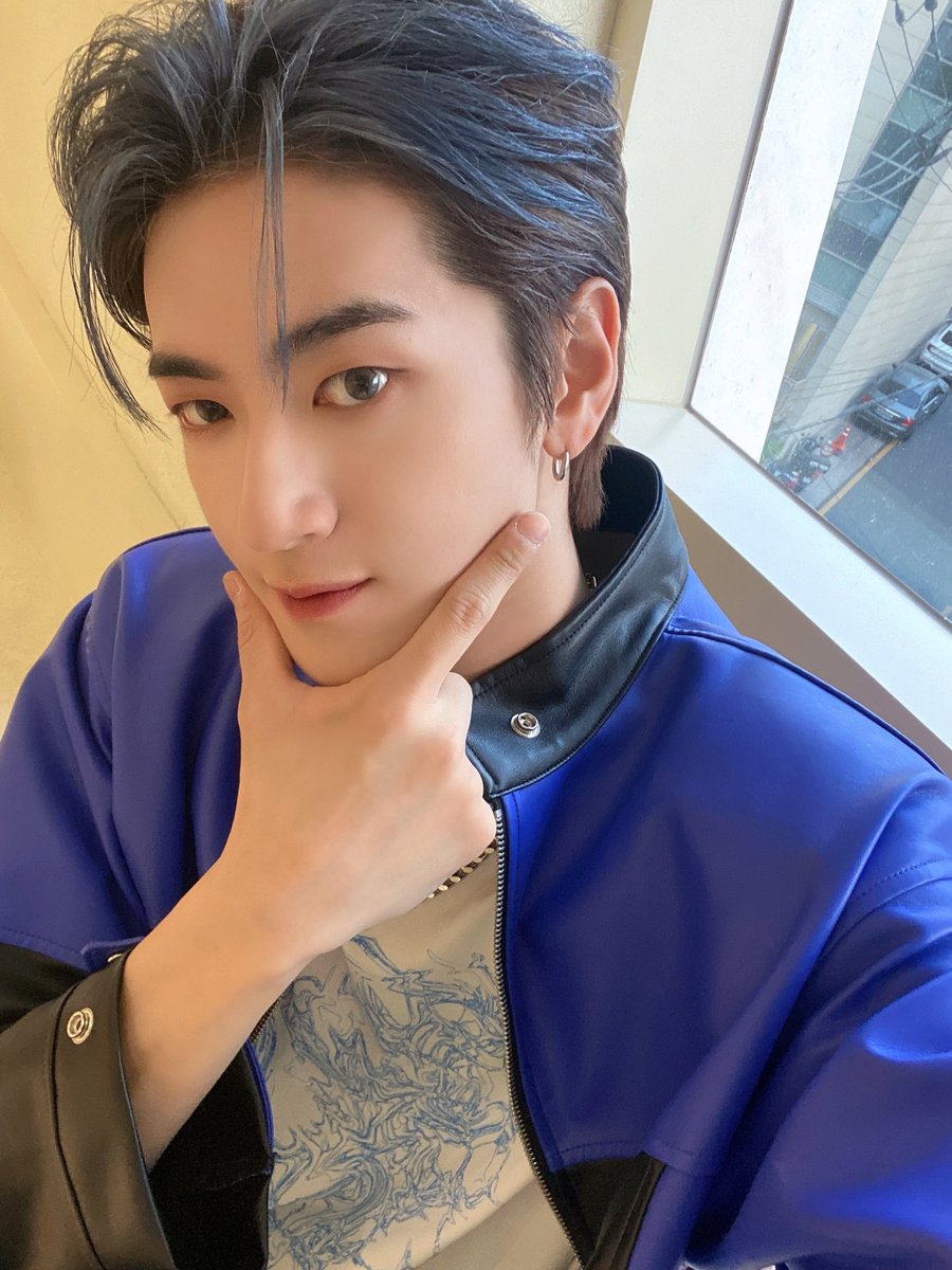 TRENDZ_OFFCL's tweet photo. [#윤우]

첫 버스킹 와줘서 너무 고마워요😻

#FROM_TRENDZ #TO_FRIENDZ #TRENDZ #트렌드지 https://t.co/OUEdLqxeGA
