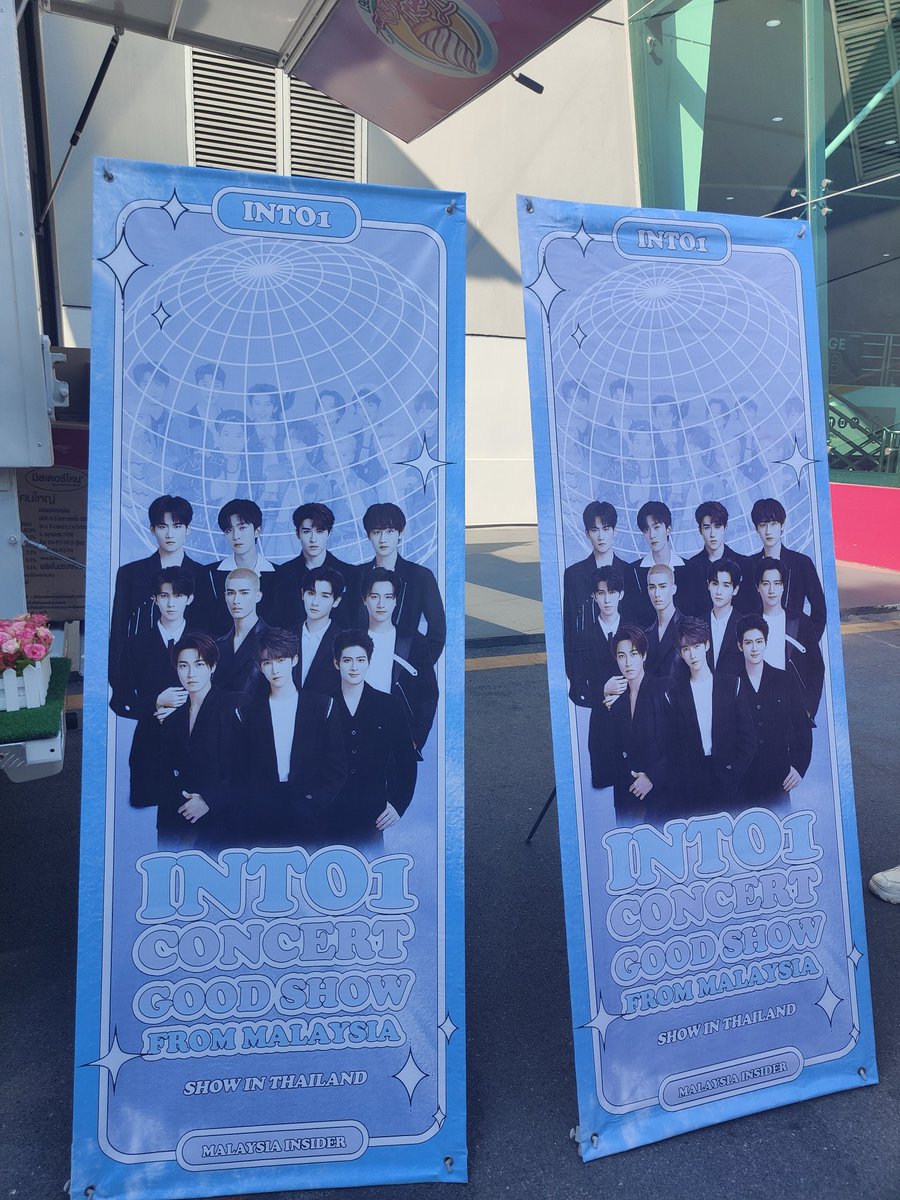 INTO1_MY's tweet photo. Hello Insiders !! 🌐🩵

Do come to the food truck &amp; grab a ice cream 🍦 before the concert starts !!
Don't forget to grab the freebies as well all the way from 🇲🇾 🥰

Tag us &amp; hashtag #INTO1FOODTRUCK_MY https://t.co/YXV5SXS8K2