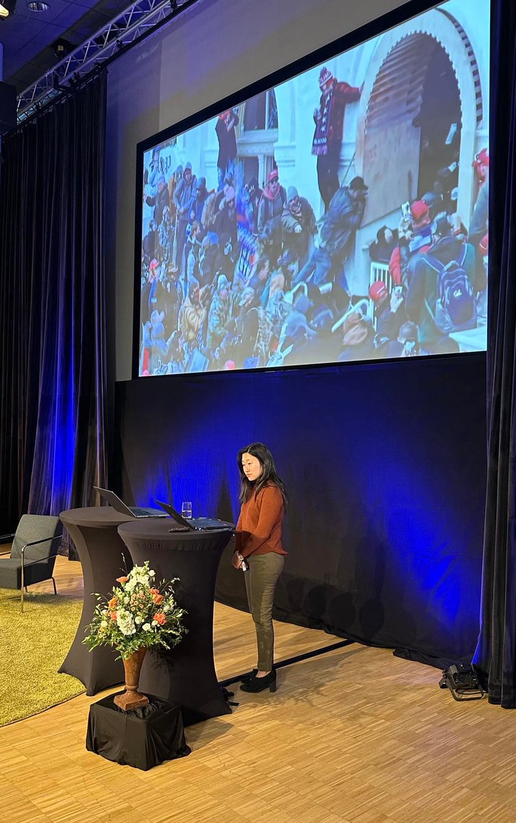 Joyce Sohyun Lee pratade om filmen "41 minutes of fear: A video timeline from inside the Capitol siege" ⭐️
#gräv23karlstad