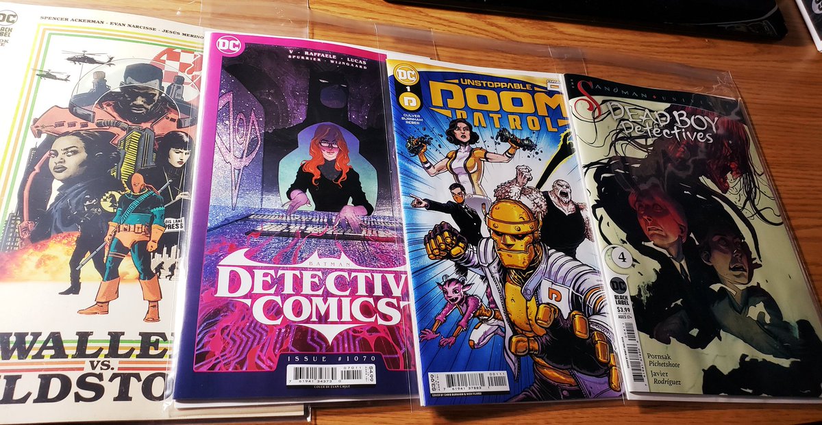comics_chasing's tweet image. DC haul for this week! #dccomics #comicslife #comicbooks