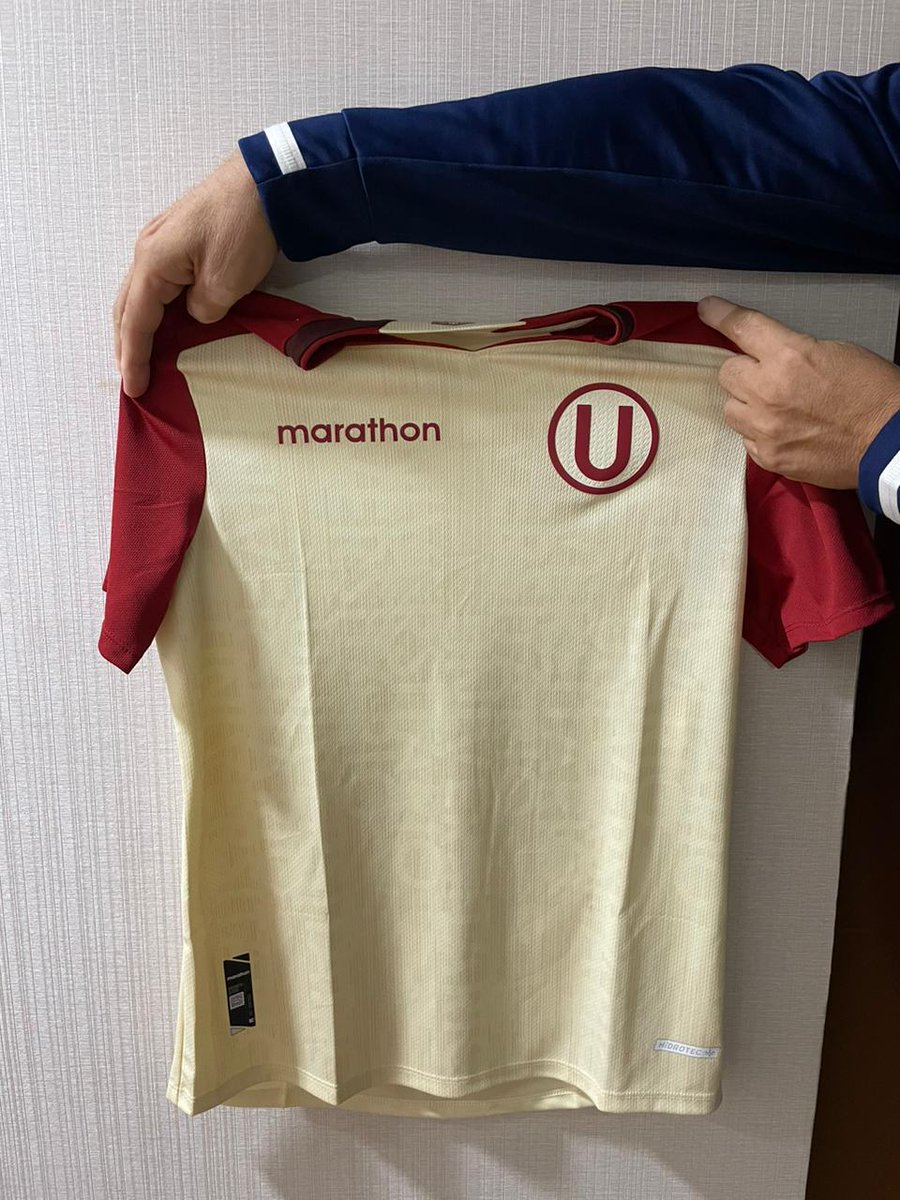 drjaimeguerrero's tweet photo. No te olvides que mañana domingo esta camiseta de la "U" puede ser tuya. Sígueme como @drjaimeguerrero, un comentario y un rt. https://t.co/gHMZse0b1l
