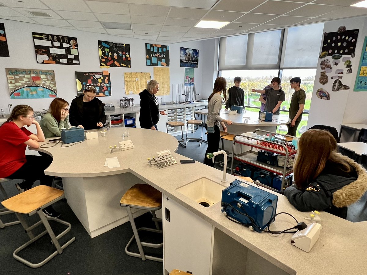 Grange_School's tweet photo. Our first Year 11 Easter School session is well underway. #easterschool #science #examready https://t.co/bpNQKJBlyi