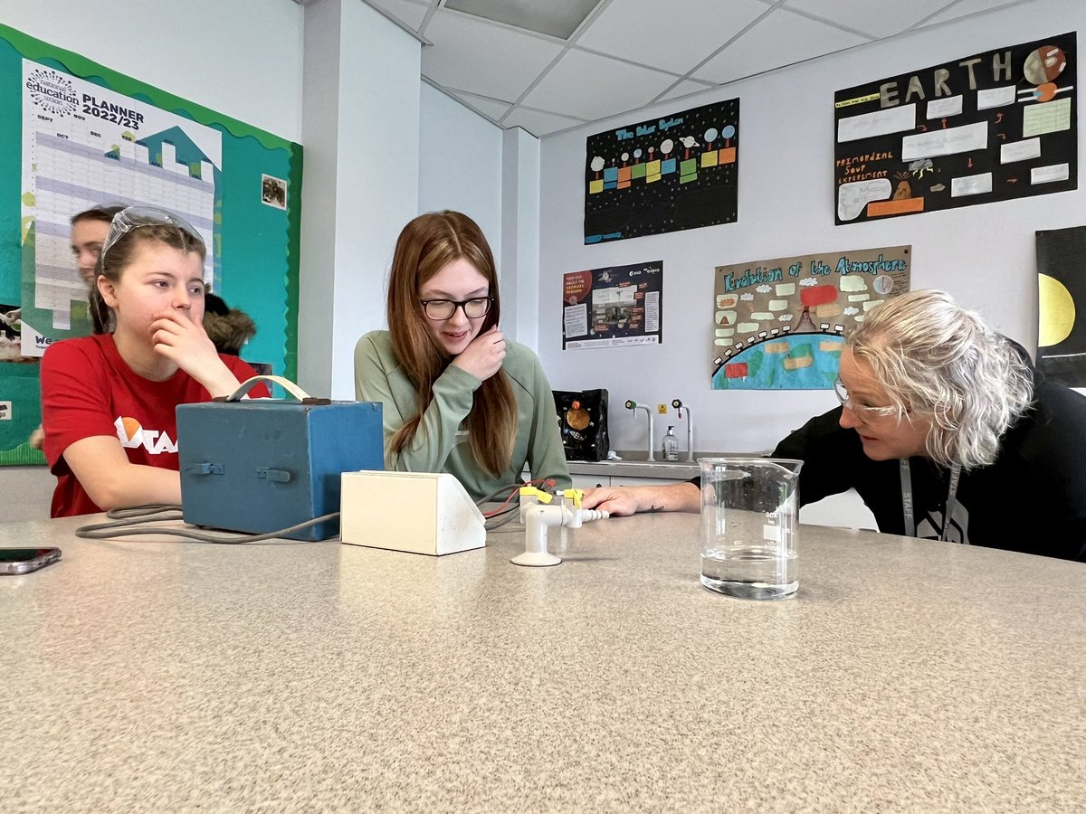 Grange_School's tweet photo. Our first Year 11 Easter School session is well underway. #easterschool #science #examready https://t.co/bpNQKJBlyi