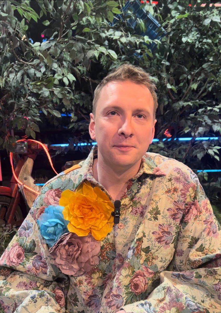 laoise_g's tweet photo. A quick 24hrs in Birmingham to interview @JoeLycett for his new show #LateNightLycett 

Keep an eye on @PinkNews socials to see what I got up to 👀 https://t.co/1gFqprLlNu
