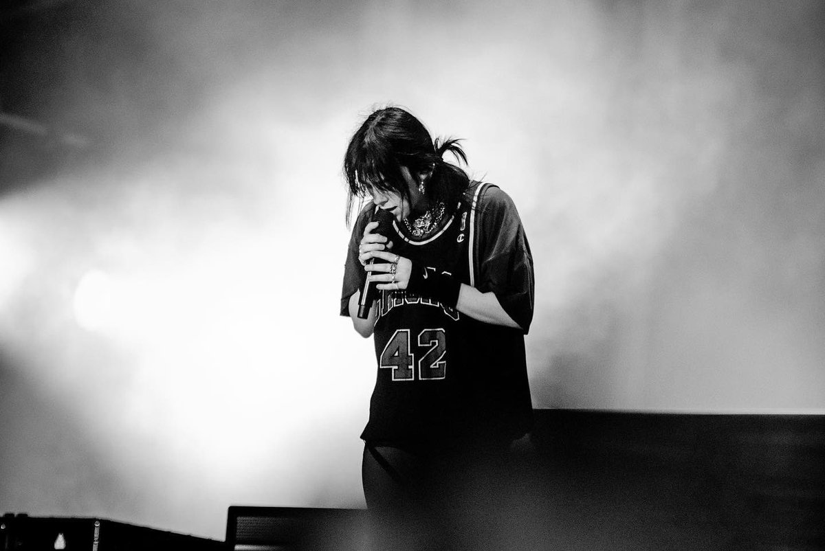 K_taebts's tweet photo. BILLIE EILISH. https://t.co/Ad1I4m4OCb