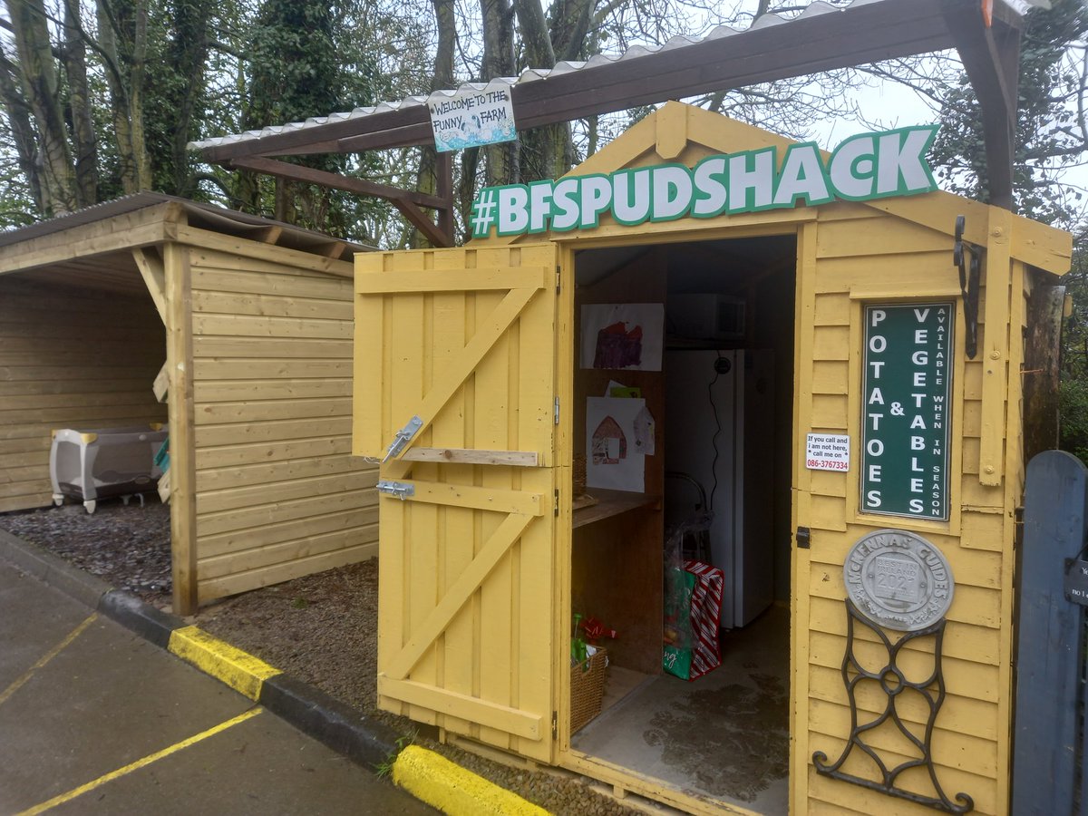 Myself and #Dolly are all set up for the day at @bfspudshack 
Here till 4pm with gorgeous potatoes and some in season veg! #BallymakennyFarm