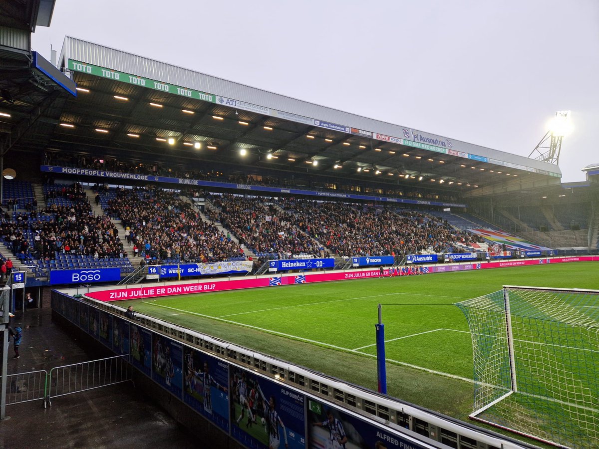 Dank aan alle mensen bij de verschillende voetbalclubs, scholen en andere instanties. Dank je wel voor jullie tijd, enthousiastme, inzet, hulp en zoveel publiek! ⚽️ Volle Oost tribune 👊

#heeaja #damesvoetbal #scheerenveenvrouwen
#samen ❤️
