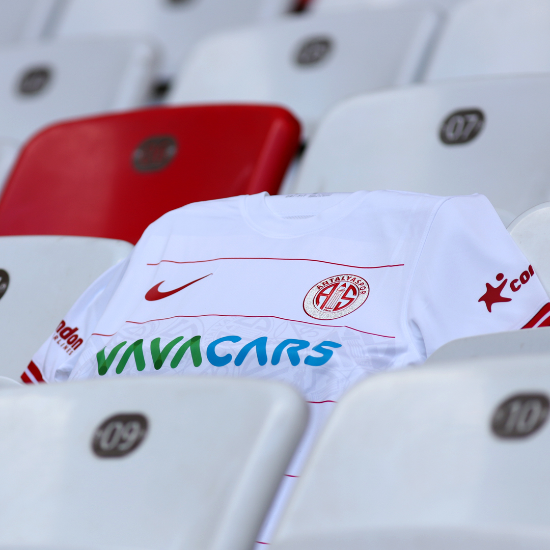 AntalyasporKlb's tweet photo. ⚪⬇️ #ZaferForma şimdi 370 liraya Antalyaspor Store ve Online Store'da!
🔗 https://t.co/AzCVM4oIt3
#Antalyaspor
#EnBüyükAntalyaspor https://t.co/CRNF8z8uUr