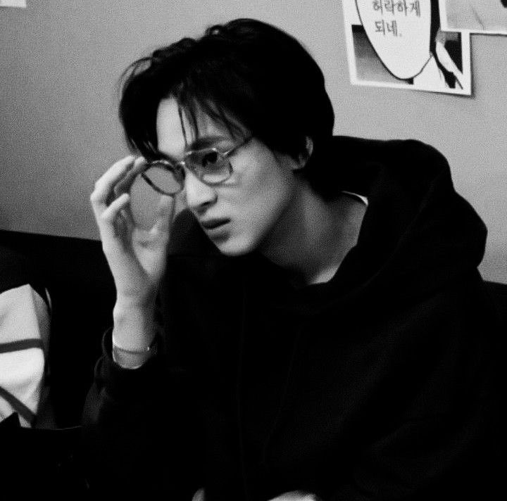 marriecats's tweet photo. “growing apart”

 lee haechan local few tweets au
© marriecats, 2023 https://t.co/Kqo1qZ0zJc