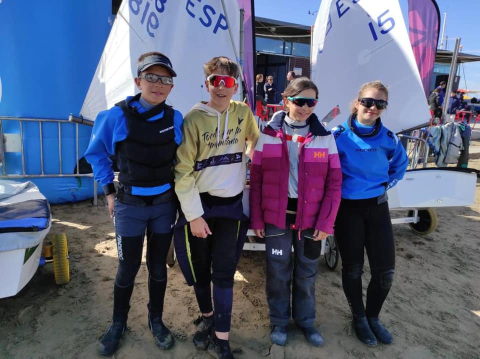 Excel•lents resultats de l’equip Palamosí al Campionat de Catalunya d’optimist celebrat  al Gen de Roses, on destaca el 5e lloc de la classificació general del grup plata per Estel•la Trepat