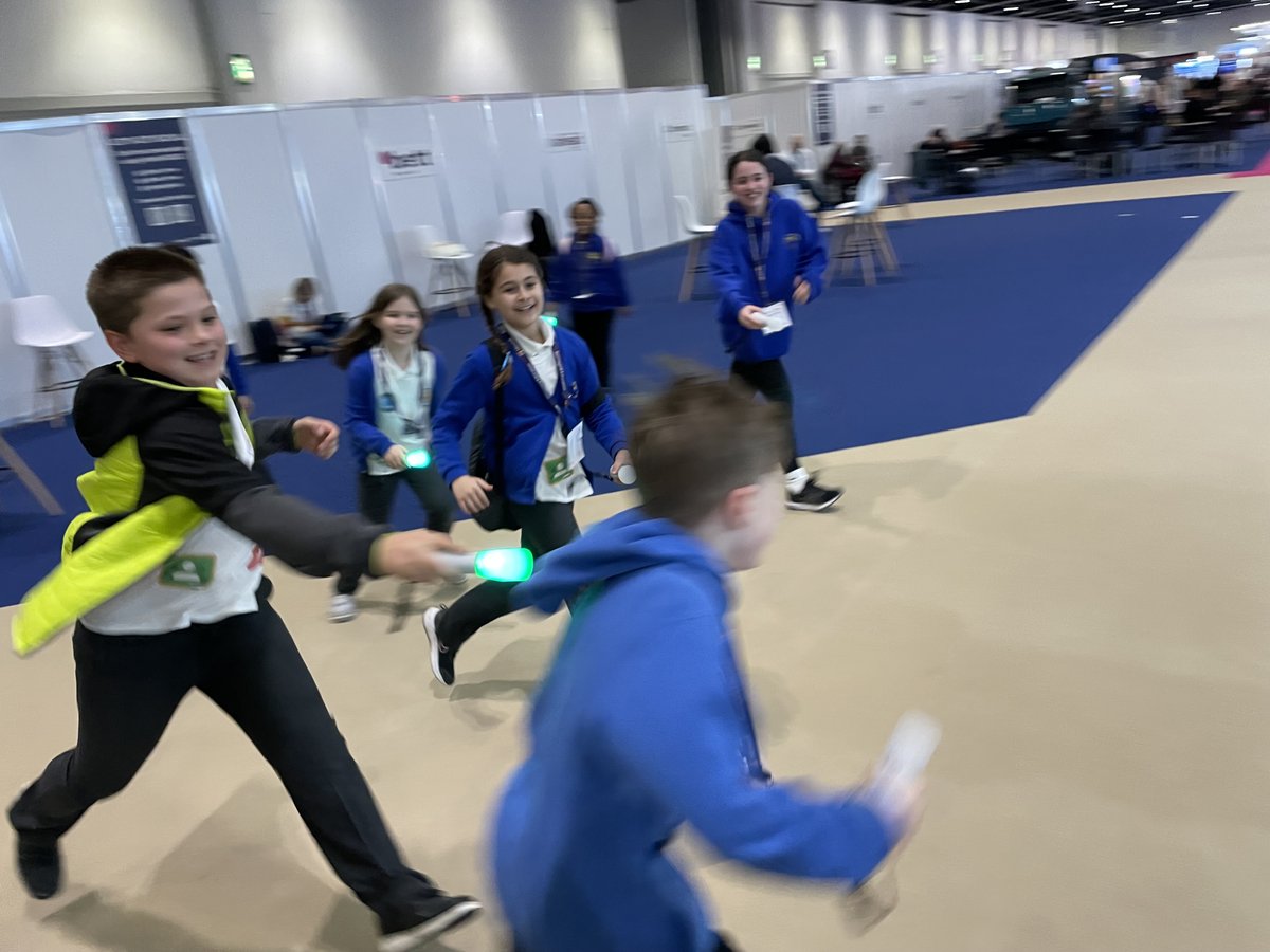 A few more photos from BETT yesterday, including our #TechnologyTeam pupils loving playing with @picooplay and meeting robot pets.