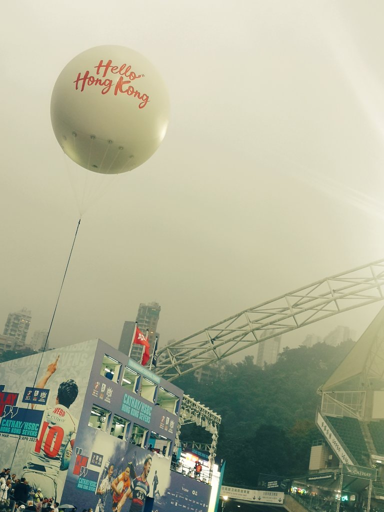 markymark_18's tweet photo. Another fantastic day of rugby at the #HKSevens #HelloHK 
@WorldRugby7s https://t.co/UuGstwWEeh