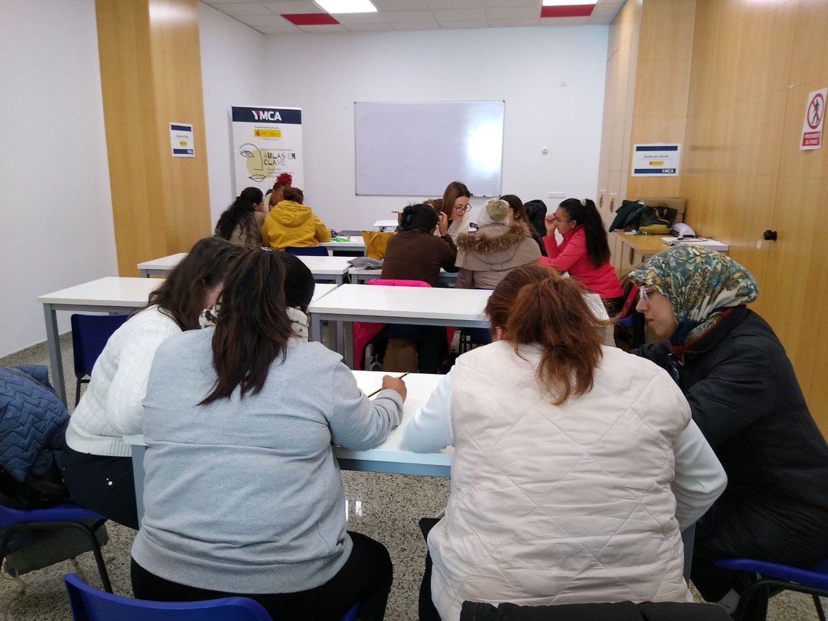 ymca_esp's tweet photo. ¿Eres #mujer y quieres mejorar tus habilidades y tu #formación? 👩📋

Únete a nuestros Itinerarios educativos #AulasEnClave. Incluyen formación en competencias clave 2, informática, competencias transversales y orientación vocacional.

Infórmate en 👉 https://t.co/4bUr4zC0uw https://t.co/mRg4Dl0JCY