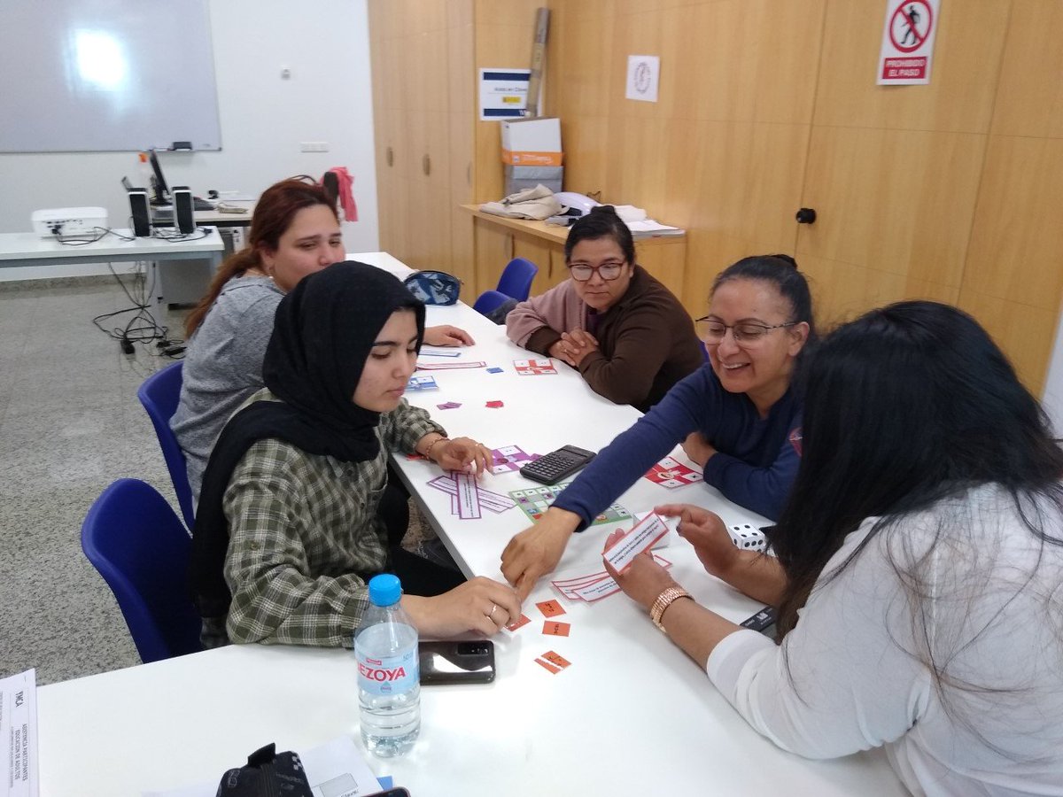 ymca_esp's tweet photo. ¿Eres #mujer y quieres mejorar tus habilidades y tu #formación? 👩📋

Únete a nuestros Itinerarios educativos #AulasEnClave. Incluyen formación en competencias clave 2, informática, competencias transversales y orientación vocacional.

Infórmate en 👉 https://t.co/4bUr4zC0uw https://t.co/mRg4Dl0JCY