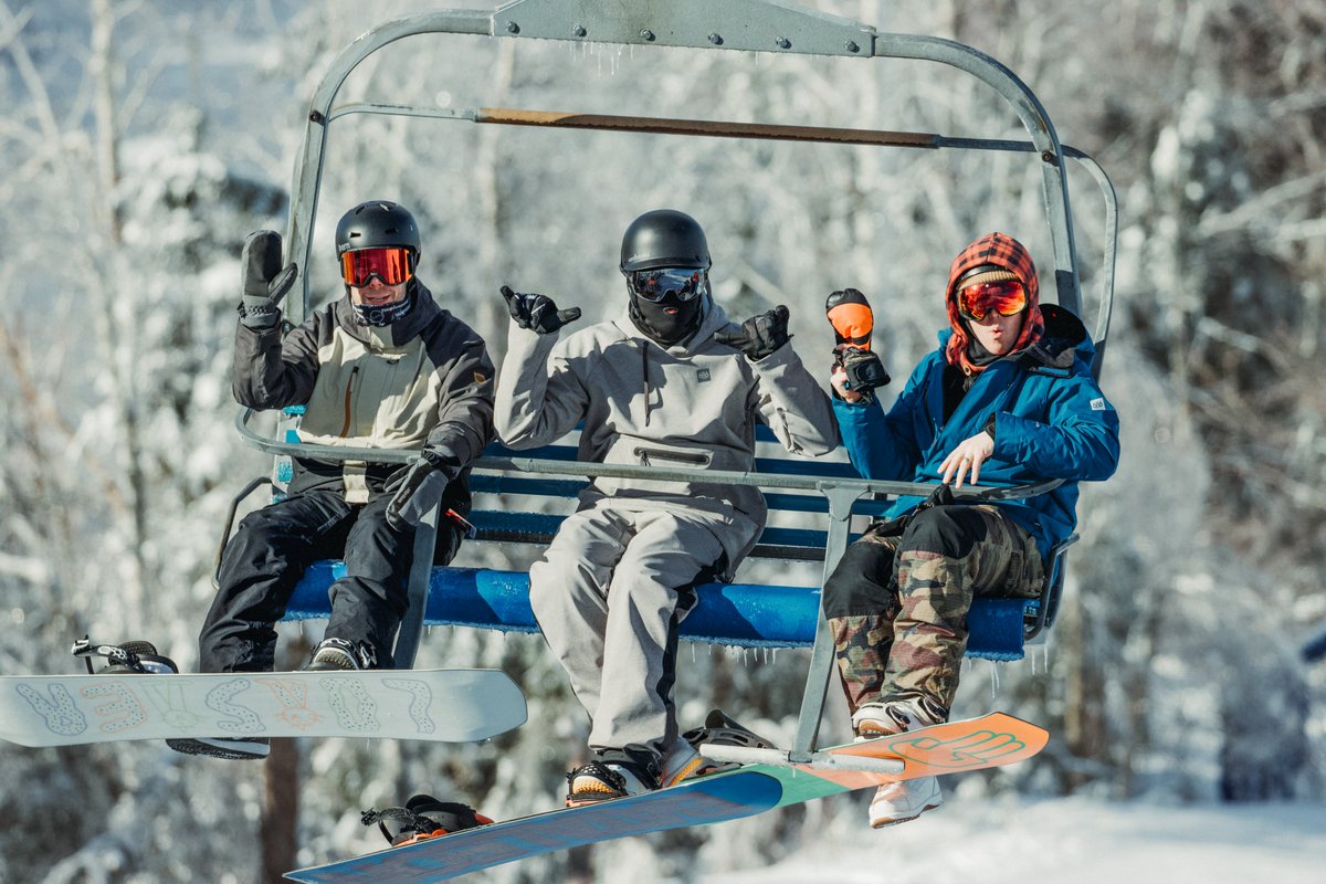 Come get some turns in this morning before the forecast changes this afternoon with 2 for 1 lift and rentals. We will be closing at 4pm today.

We are open on 11 trails and 2 Tparks from 9am-4pm. Orchard park has a new rail come check it out!