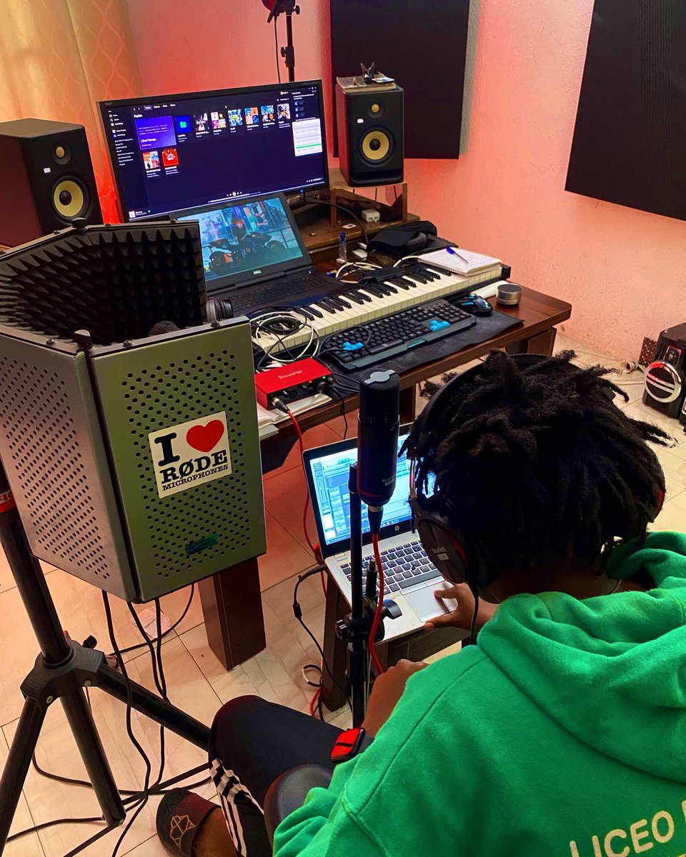 LevelsLagos's tweet photo. Tag an artist that deserves a chance to work at Levels Lagos #naijastudio #lagosstudio #naijamusic #recordingstudio https://t.co/93JY8hecwF