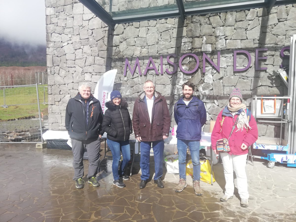 astusciences's tweet photo. Les balades en calèches "Promène ta Science" battent leur plein malgré une météo capricieuse. La diffusion des savoirs et innovations avant tout ! ☔💪
Merci à Jean-Marc Morvan d'avoir rendu visite à notre équipe. #CIW23 https://t.co/pmLPwIcrPP