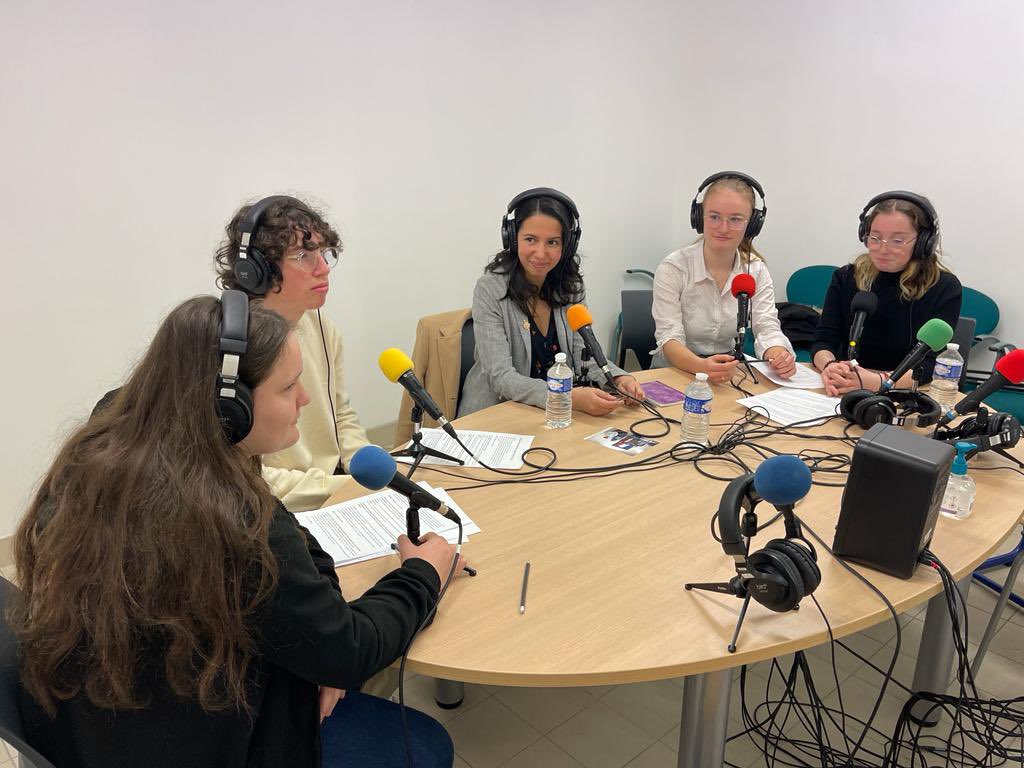 BassinEnghien's tweet photo. LPO_LouisArmand: RT @NaimaMoutchou: Merci aux élèves du @LPO_LouisArmand à #Eaubonne de m’avoir invitée à échanger sur mon métier d’avocate et ma fonction de députée, mon rôle de vice-présidente @AssembleeNat et plus largement sur le fonctionnement de no… https://t.co/Bi3D8L3uYJ