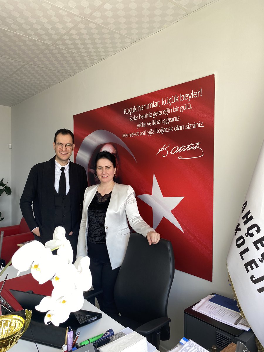 BuketAdiguler's tweet photo. Doç. Dr. Yavuz Samur “Oyun Dostu Okul &amp; Oyun Dostu Ebeveyn” konulu seminerde Balıkesir Kampüsü veli ve Öğrt ile bir araya geldi.teşekkürler @YavuzSamur hocam.
📍Balıkesir Kampüsü
@EnverYucel @dagozlem @ozgeeasln @Savas_BOYAR @BlkBahcesehir https://t.co/jTHzAW4WzU