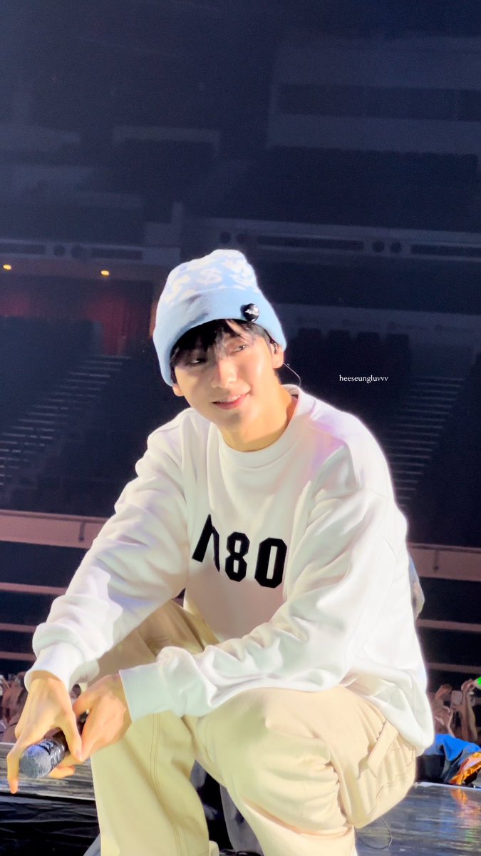 CSBNFILES's tweet photo. look at my angel 💙 https://t.co/VS0iSARG9R