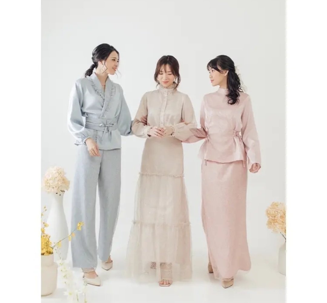 itgetstoyou's tweet photo. @ohmybeautybank Aku nemu ini dan modelnya atas bawah, sama buat yg liat, menurut kalian mendingan yg kiri, tengah, atau kanan? https://t.co/pomhRL3Biz