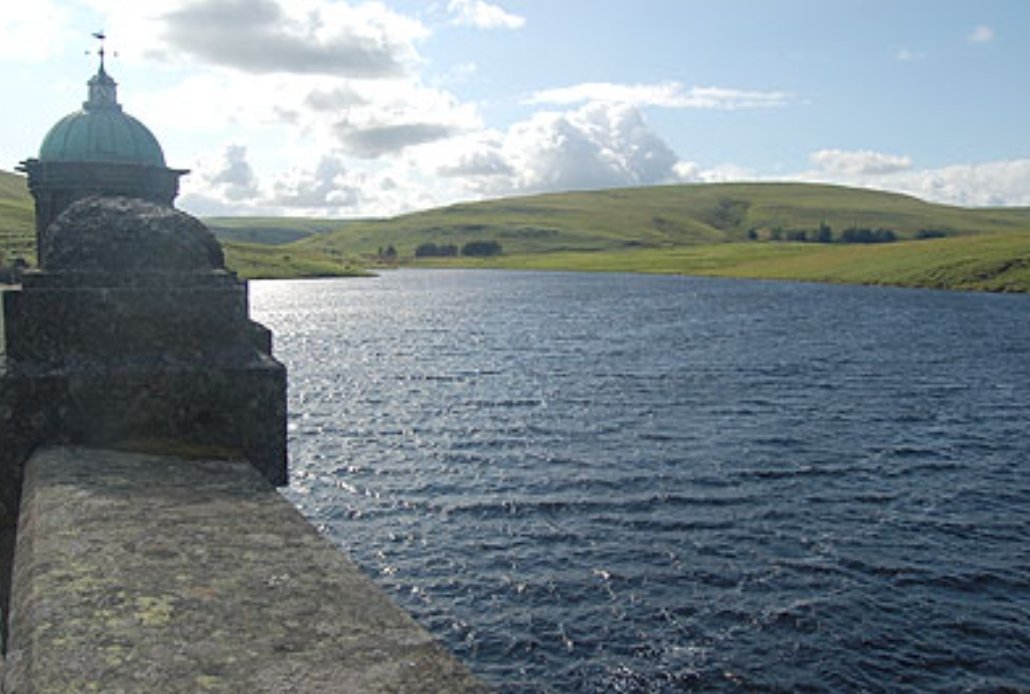 Not a single new reservoir has been built in the UK since 1991 despite the population increasing by 10 million during that time. But when there are water shortages this summer, it'll be due to climate change 🤔