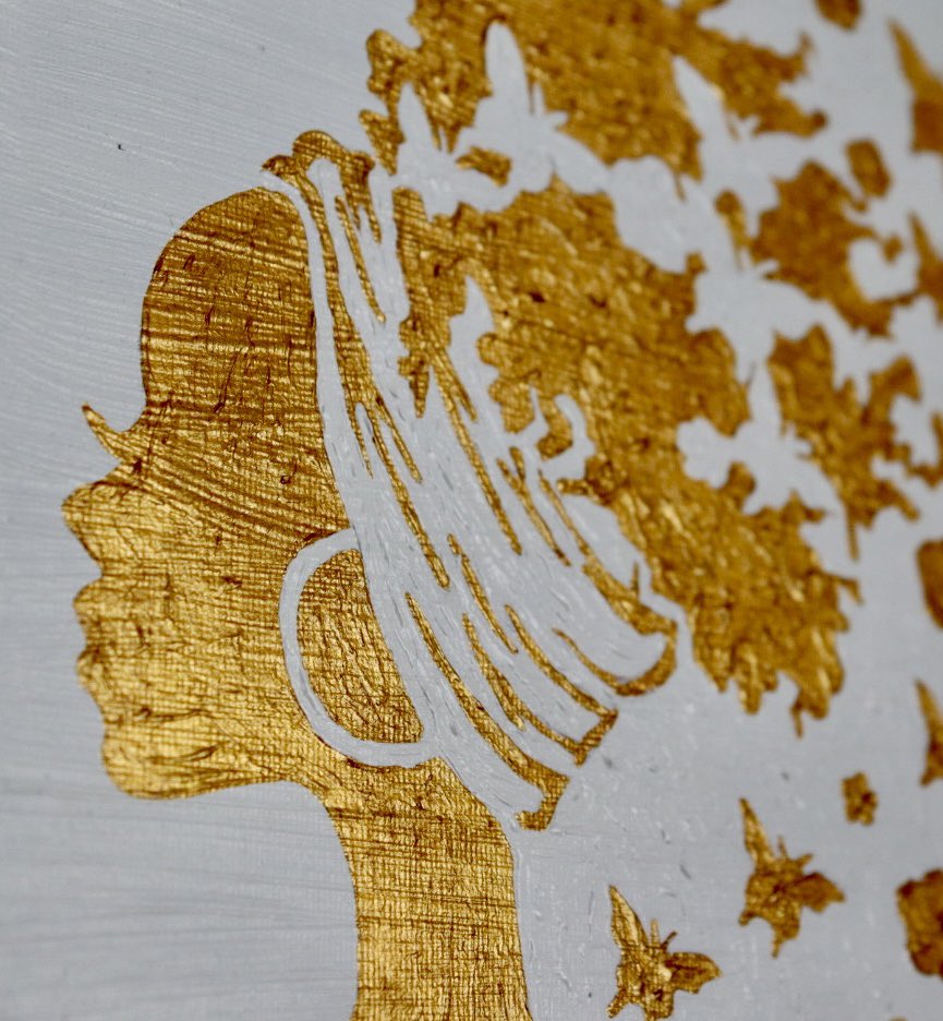 VibrantLook's tweet photo. Gold &amp; White vibes 🦋
🎨 https://t.co/IbIjSEjEAJ https://t.co/z1Gp4wKXzy