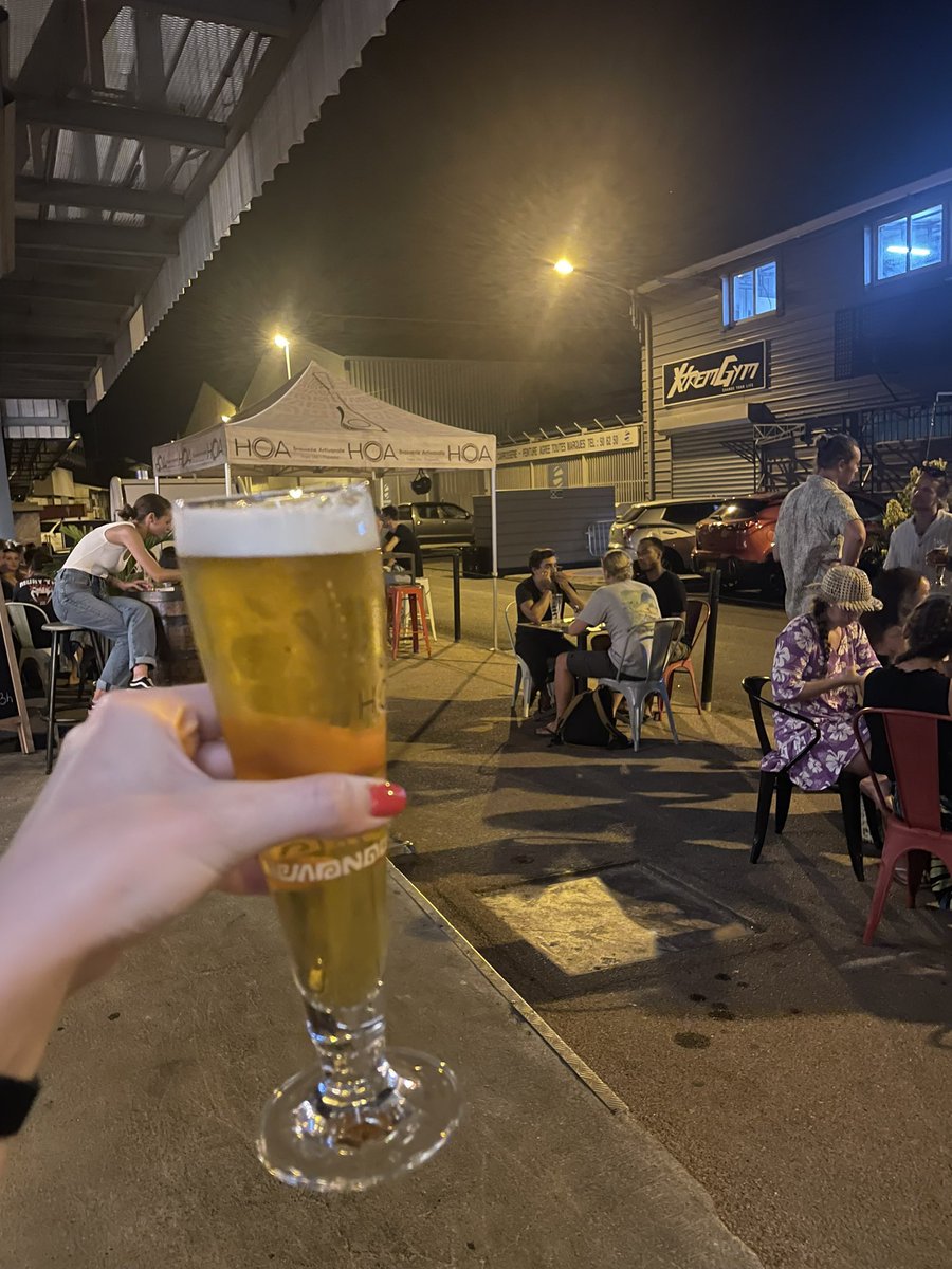ramios_avys's tweet photo. best bar in Tahiti. Gamina savo vietinį craft beer, Hoa. https://t.co/QdjdVA9fnv
