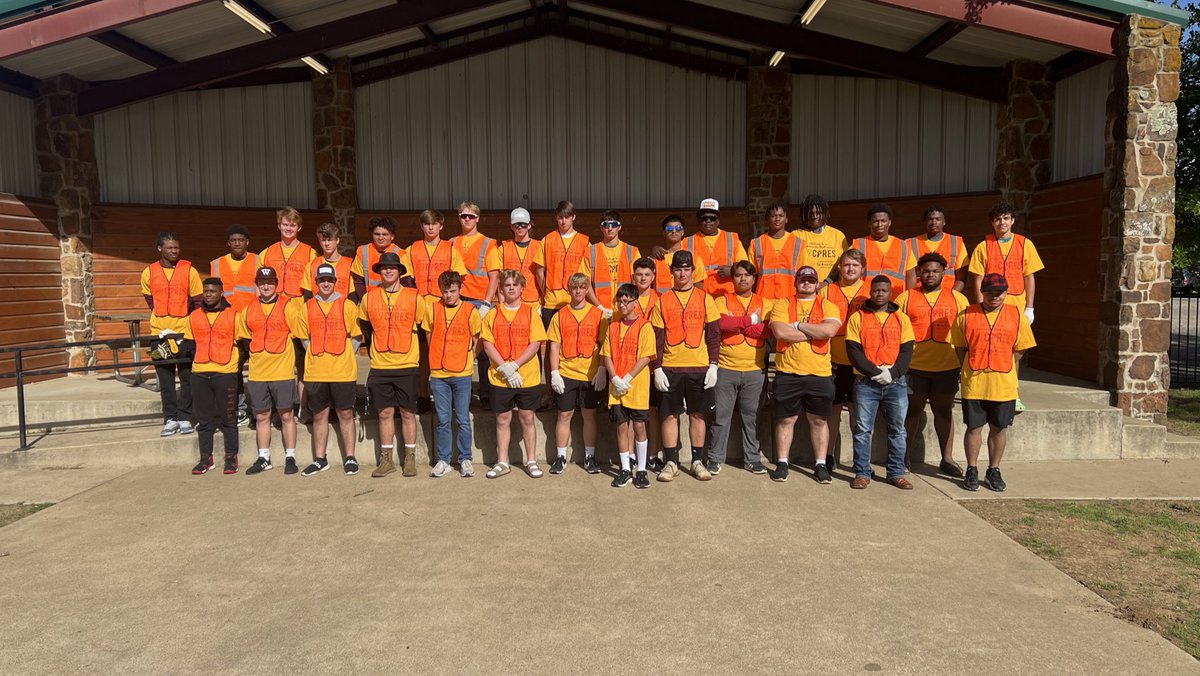 Nothing better than seeing our guys show up to serve our community! Love these guys! #RFTD