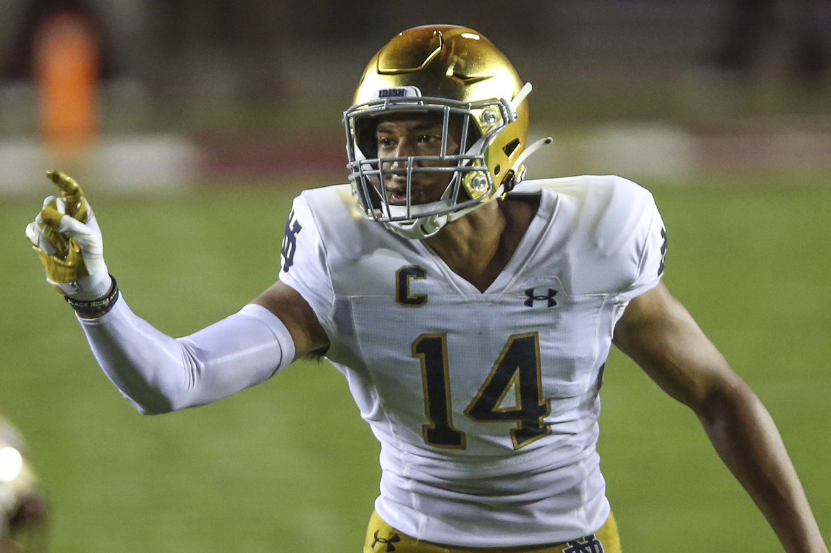 whosremy_'s tweet photo. Blessed to receive my 15th offer from @NDFootball!
#GoIrish 
#AGTG 
@CoachNice_SMHS 

@CoachAlGolden @Coach_OLeary @ND_CalebDavis 
@TomLoy247 @MikeTSinger @ISDUpdate @MohrRecruiting @JeremyO_Johnson @RivalsFriedman @adamgorney @BrianDohn247 https://t.co/kP7LhQc8bE