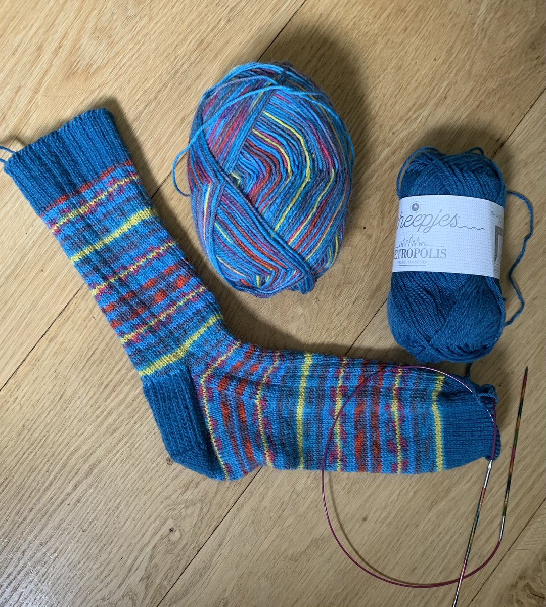 LivRunsFast's tweet photo. For *reasons*, I didn’t quite make March’s full pair 🤷🏻‍♀️. I restarted these in Regia after my first go at 6-ply didn’t turn out the way I wanted. #sockalong #KnittingTwitter https://t.co/jBO8ltqk1O