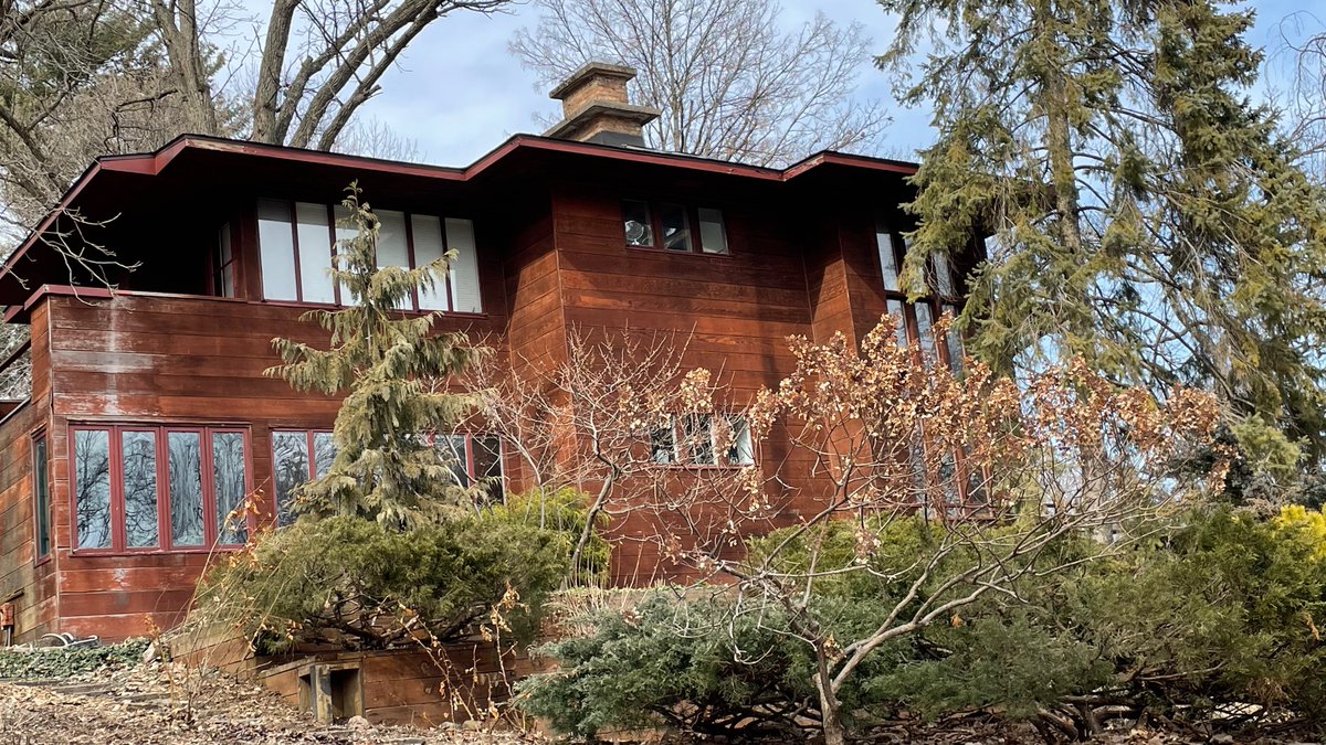 MSNpreservation's tweet photo. See one of the best examples of International style in Madison on MT's historic architecture walking tour of the near west-side Nakoma neighborhood 10AM 8/5 and 6PM 8/31. $15 adults/$5 students/MT members free https://t.co/vpu26oMn40 https://t.co/Np8GpvjJaM