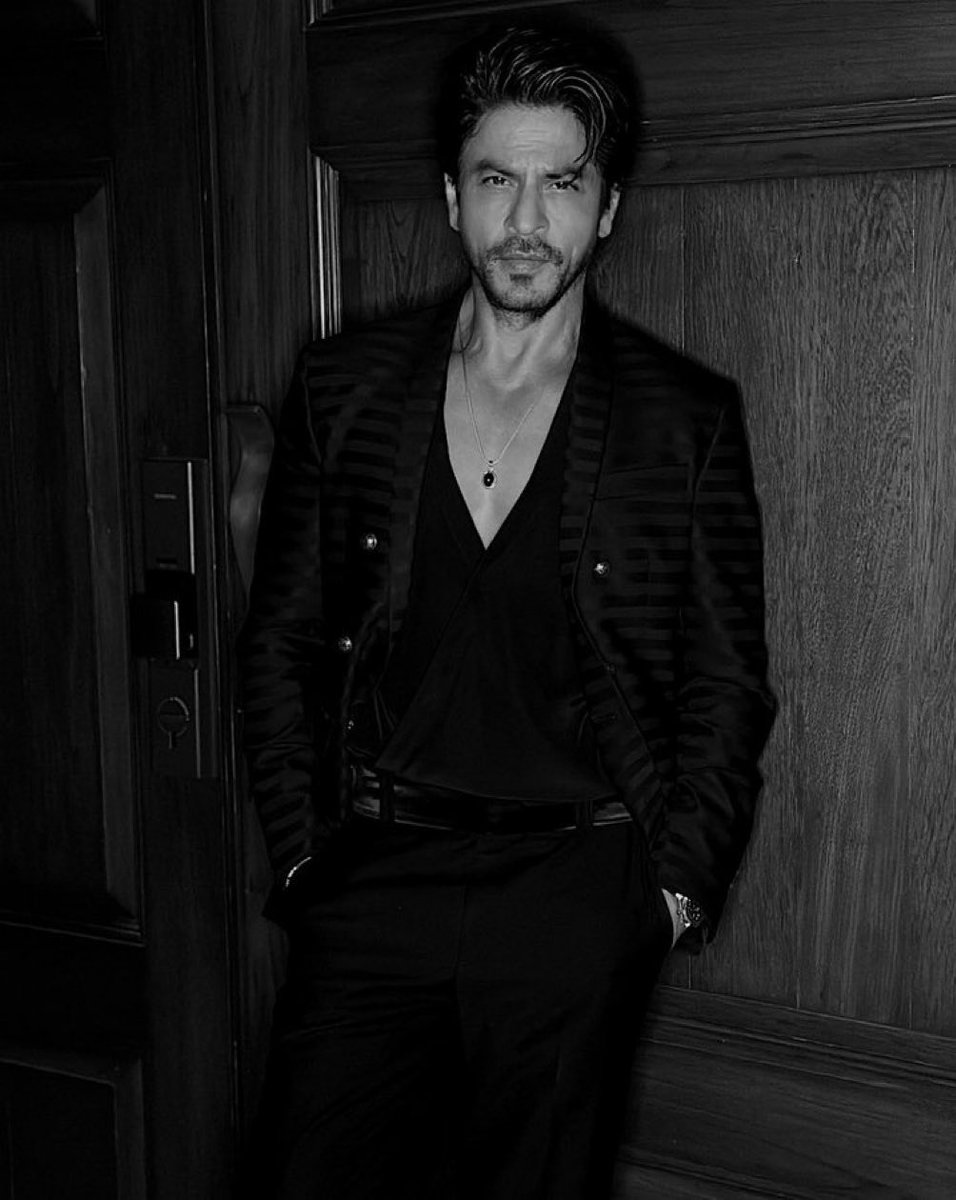 letscinema's tweet photo. SRK ❤️‍🔥 https://t.co/8UaRolzPrY