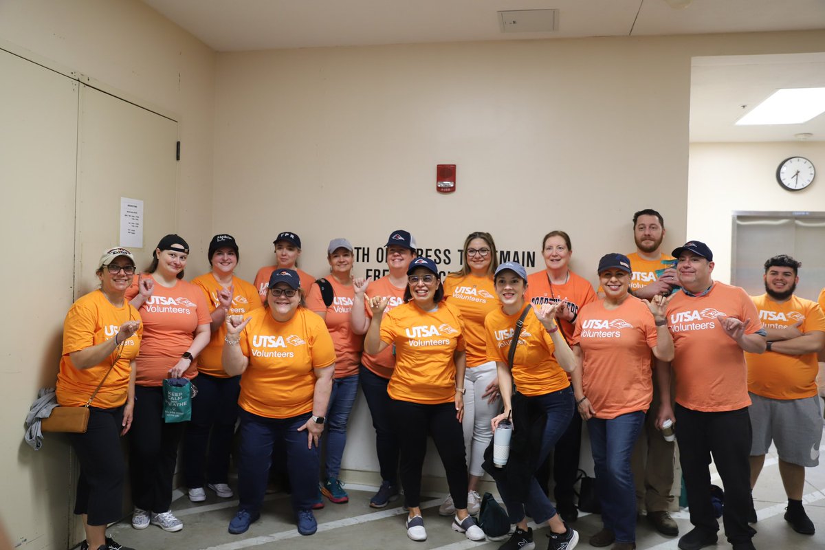 UTSA's tweet photo. Huge thanks to all of the Roadrunners sprucing up our @Whataburger Resource Room. They’re checking expiration dates, organizing foods, restocking and cleaning.
#UTSA #UTSADayOfService #BirdsWhoServe @UTSAStudents @UTSA_StudentU https://t.co/O4X65Gtl6l