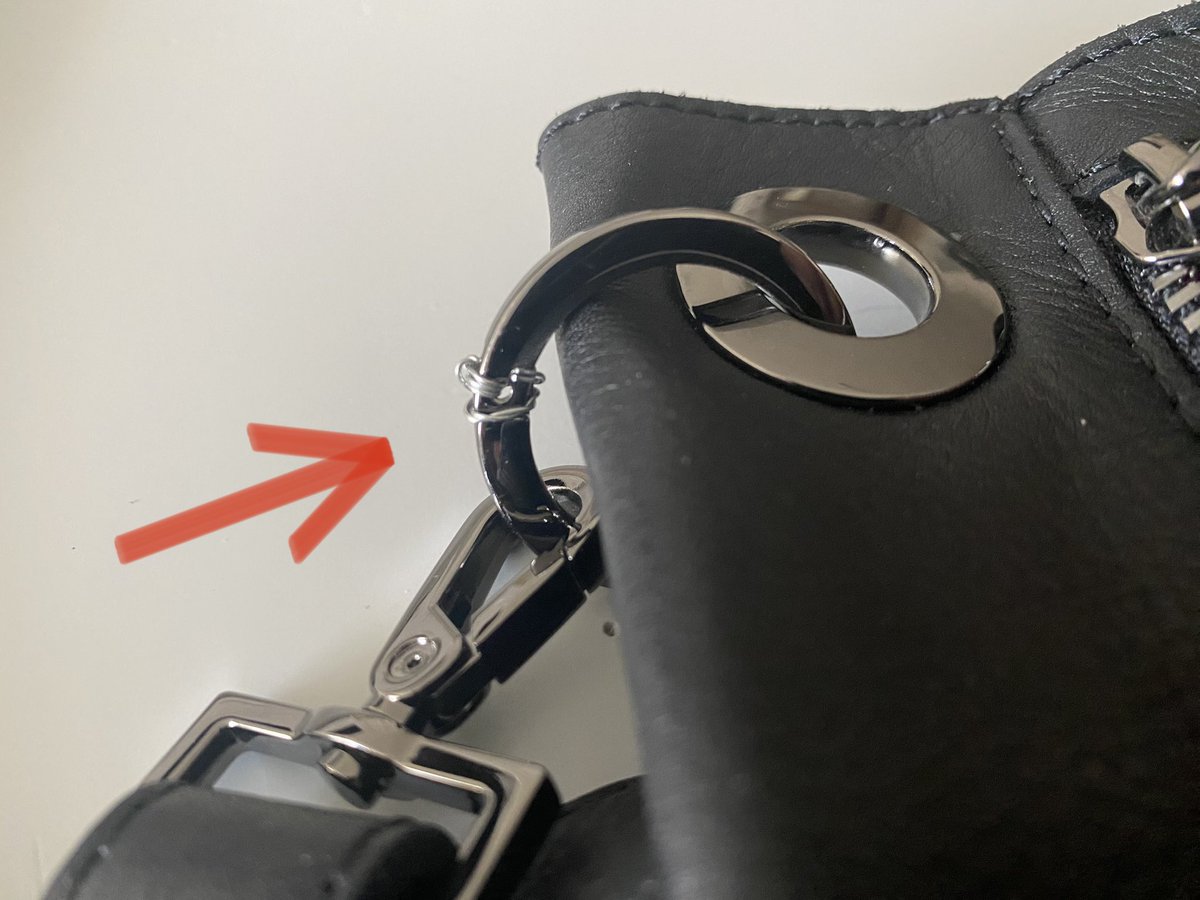80guido's tweet photo. @hammittla I was sad to have to rig my little Tony after the first day. The the little tiny screw must have fallen out. Please help, I LOVE the bag. https://t.co/jhelFmNiOg