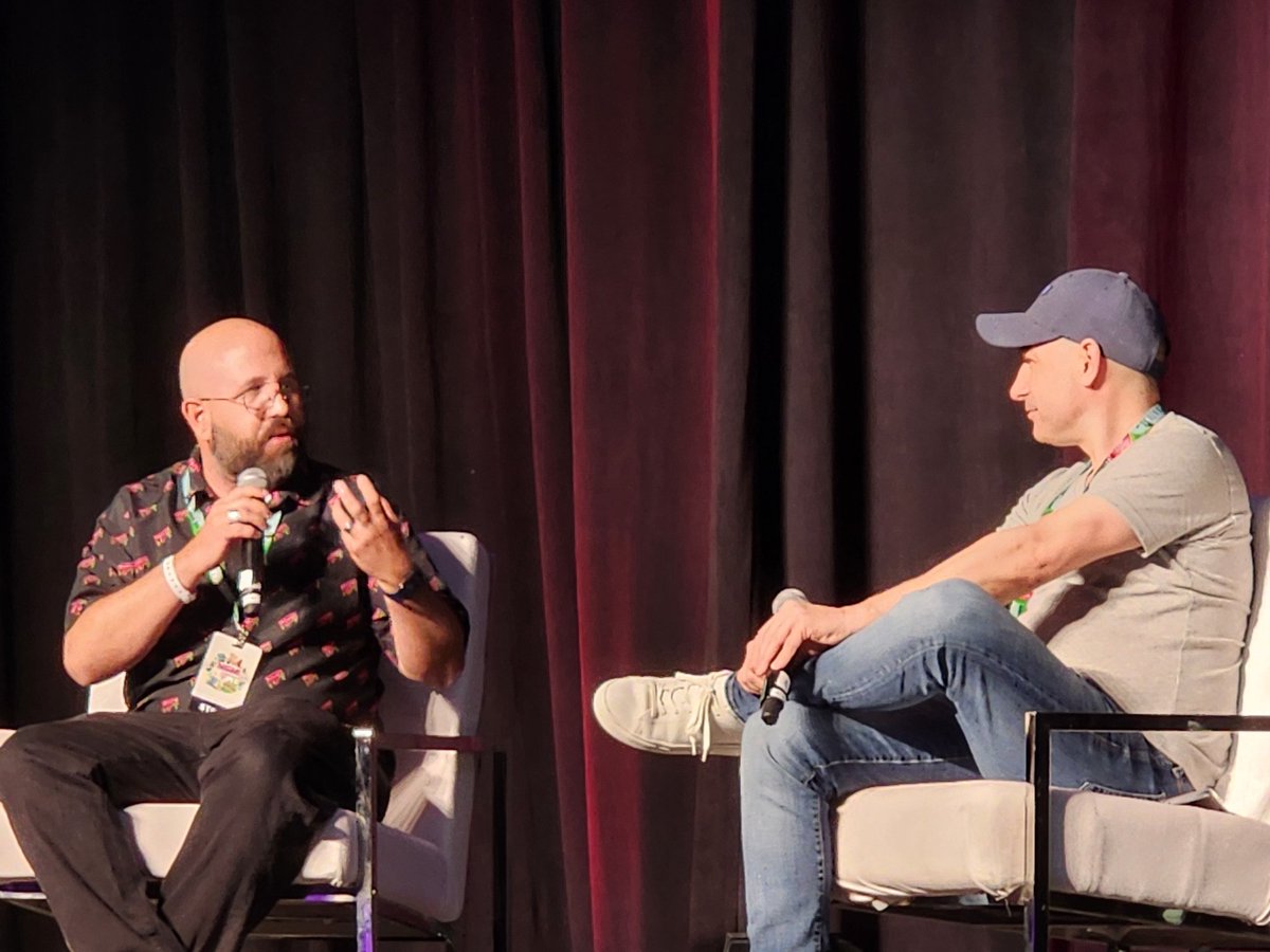 vrdirector's tweet photo. @GianniDalerta doing an amazing talk with Anthony  Di Iorio Co-Founder of etherium- NEW project "let's all work together!" #MiamiNFTWeek #MiamiNFT https://t.co/WnrIozr9tL