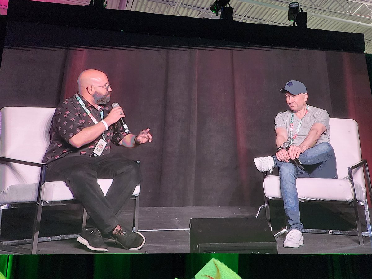 vrdirector's tweet photo. @GianniDalerta doing an amazing talk with Anthony  Di Iorio Co-Founder of etherium- NEW project "let's all work together!" #MiamiNFTWeek #MiamiNFT https://t.co/WnrIozr9tL