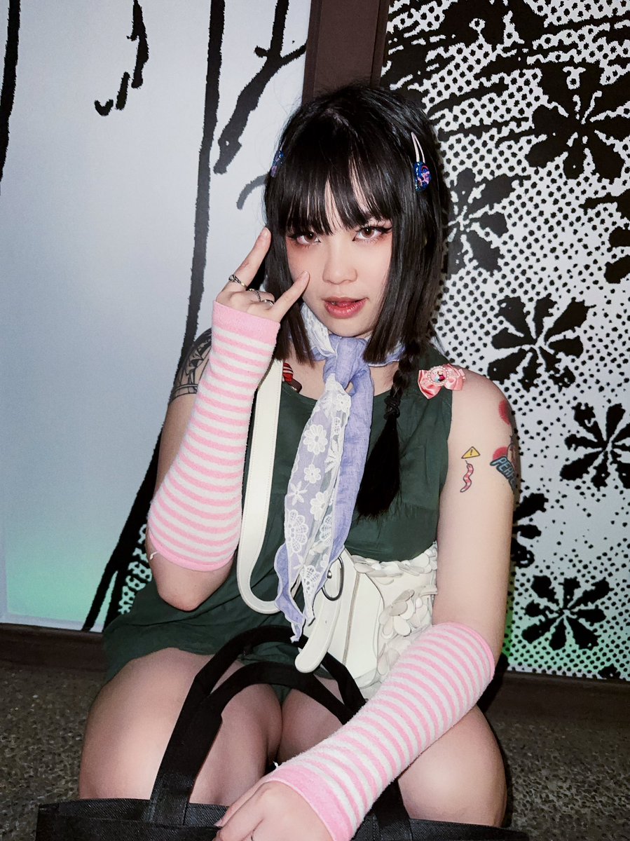 拍照走光了啦！ https://t.co/mw7mhijHGr