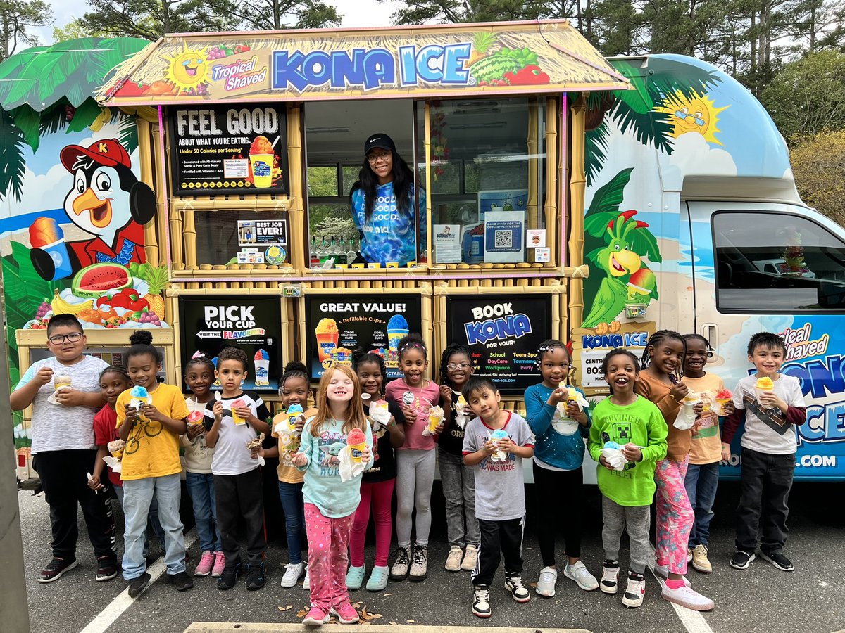 RichmondDrive's tweet photo. Yum!! Kona Ice stopped by to visit Challenger at Richmond Drive Elementary School.   #rdesthedrive #rocksolid #rockhillschools @RockHillSchools https://t.co/7kUyNqNuAq