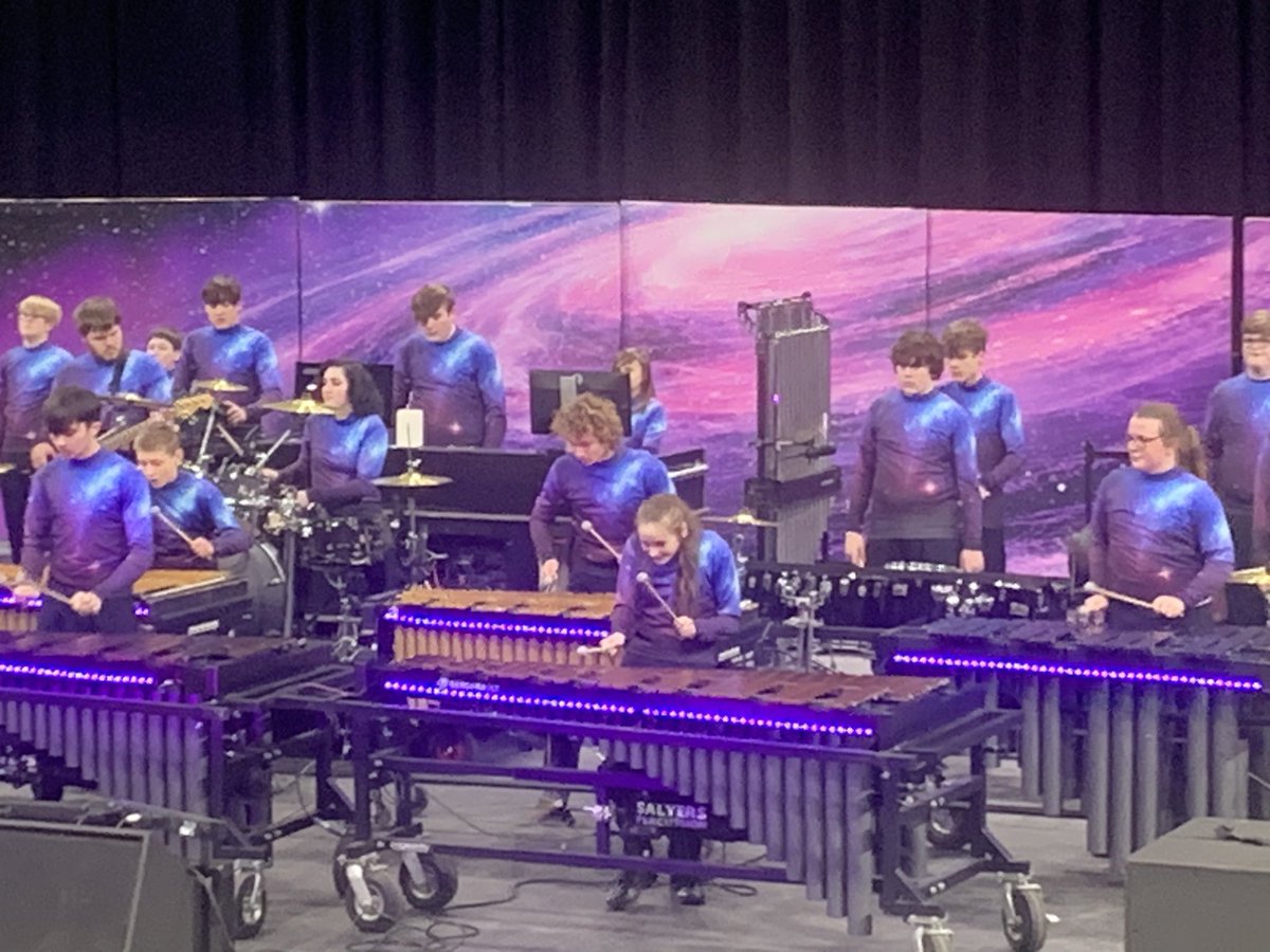 r8escjohn's tweet photo. Knox HS Percussion with their ‘The Cosmos’ in PSCA 
#indianapercussion #ipastatefinals #kidsBeingAWESOME #ipastate2023 
😎😎 https://t.co/CIic1XAf6T