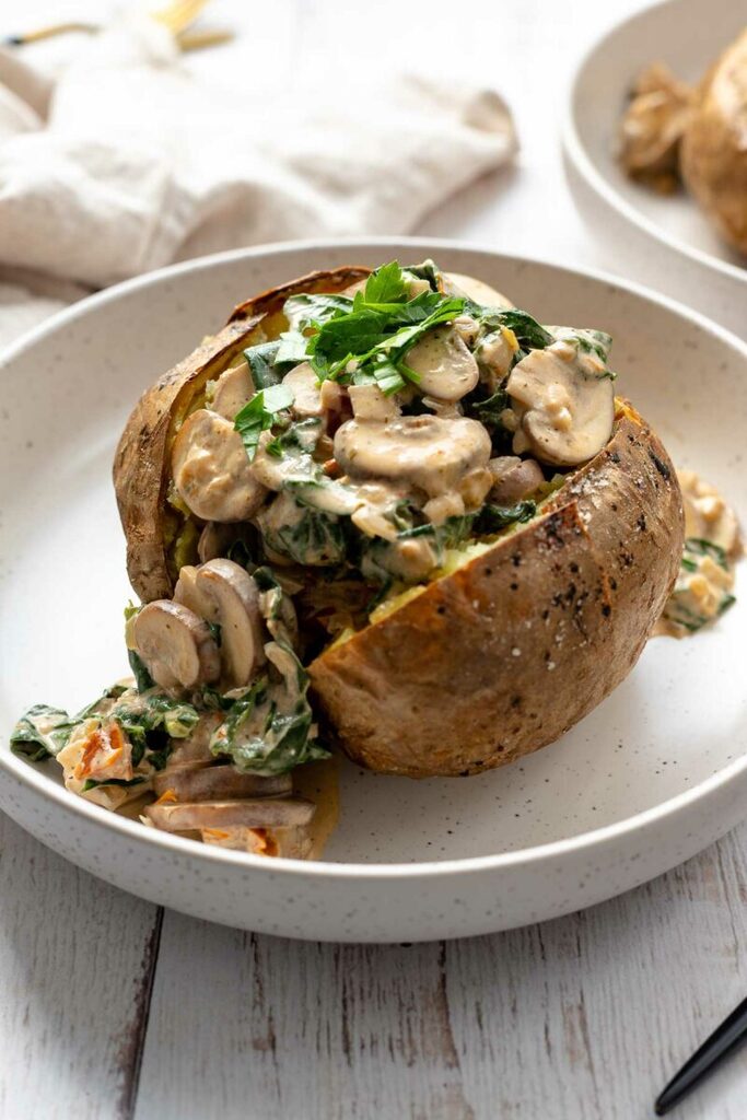 ElleRepublic's tweet photo. Ofenkartoffeln mit Pilz-Spinat-Füllung https://t.co/QzzQ7G8UAq