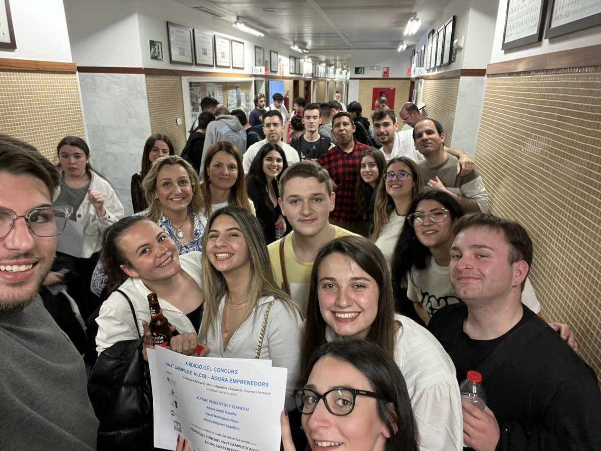CIP_FP_Batoi's tweet photo. Visita Cambra Comerç Alcoi i lliurament premis IDEA’T. 

https://t.co/YjjrBqdS8j 

#formacioprofessional #batoifpinnova https://t.co/5GAJWcTg5c
